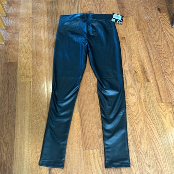 NWT BBJ LOS ANGELES BLACK LEGGINGS IN SIZE MEDIUM elastic waist - Picture 7 of 9